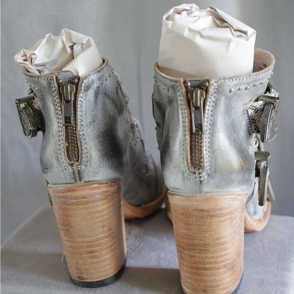 NWOT Freebird by Steven Violet leather sandals - Picture 2 of 7